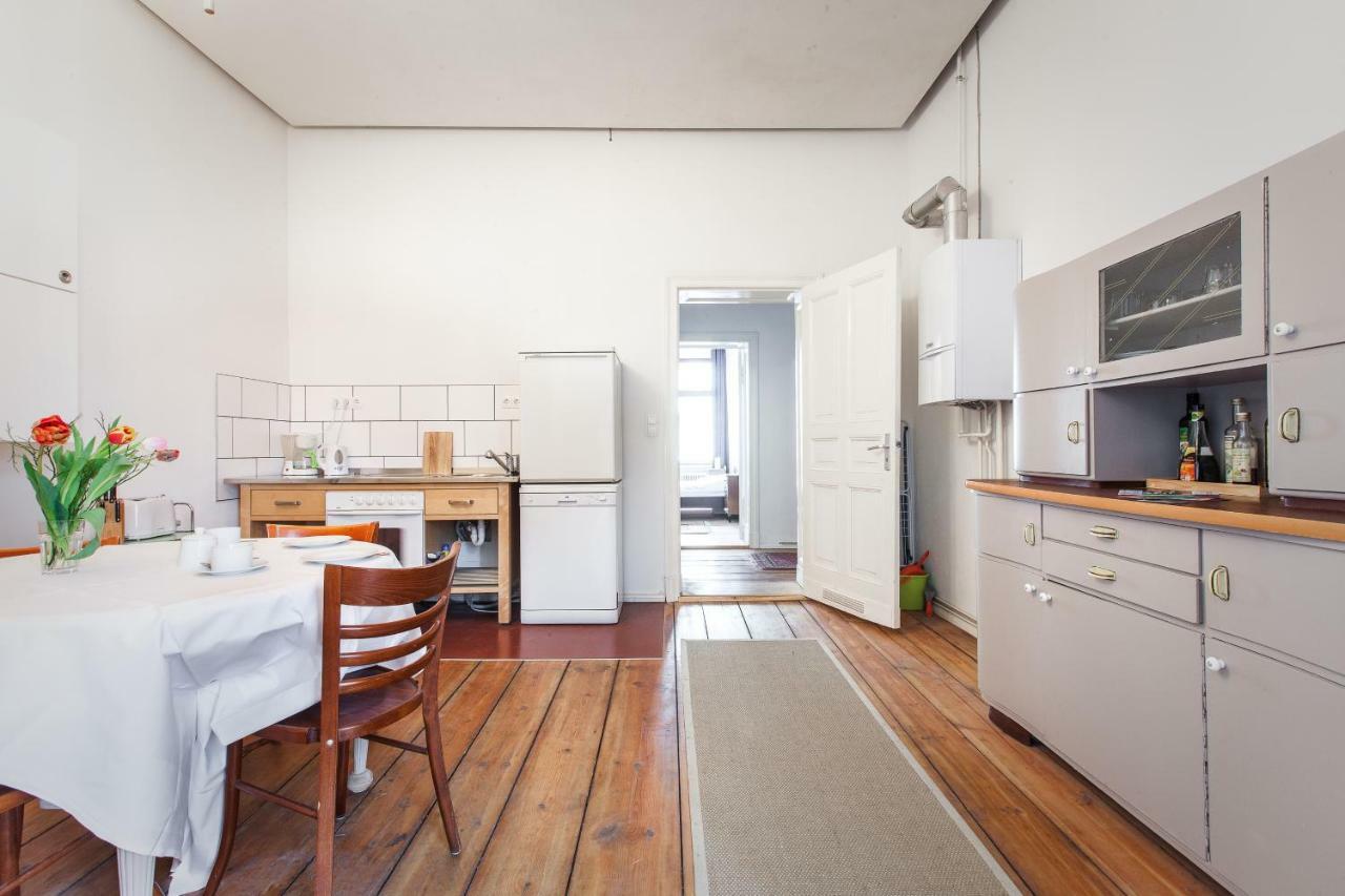 3 Bedroom Apartment Берлин Экстерьер фото