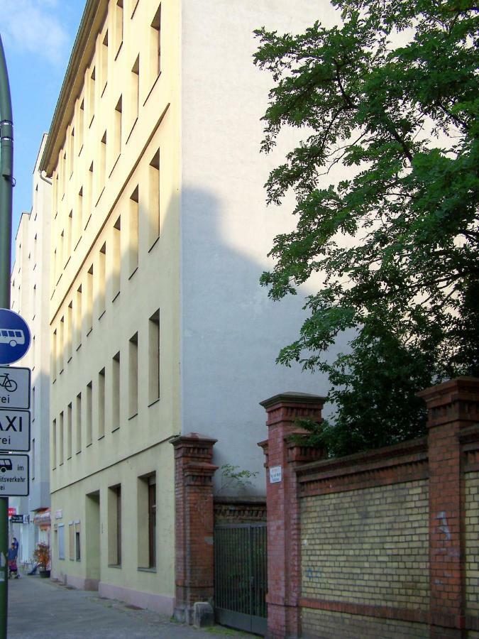 3 Bedroom Apartment Берлин Экстерьер фото