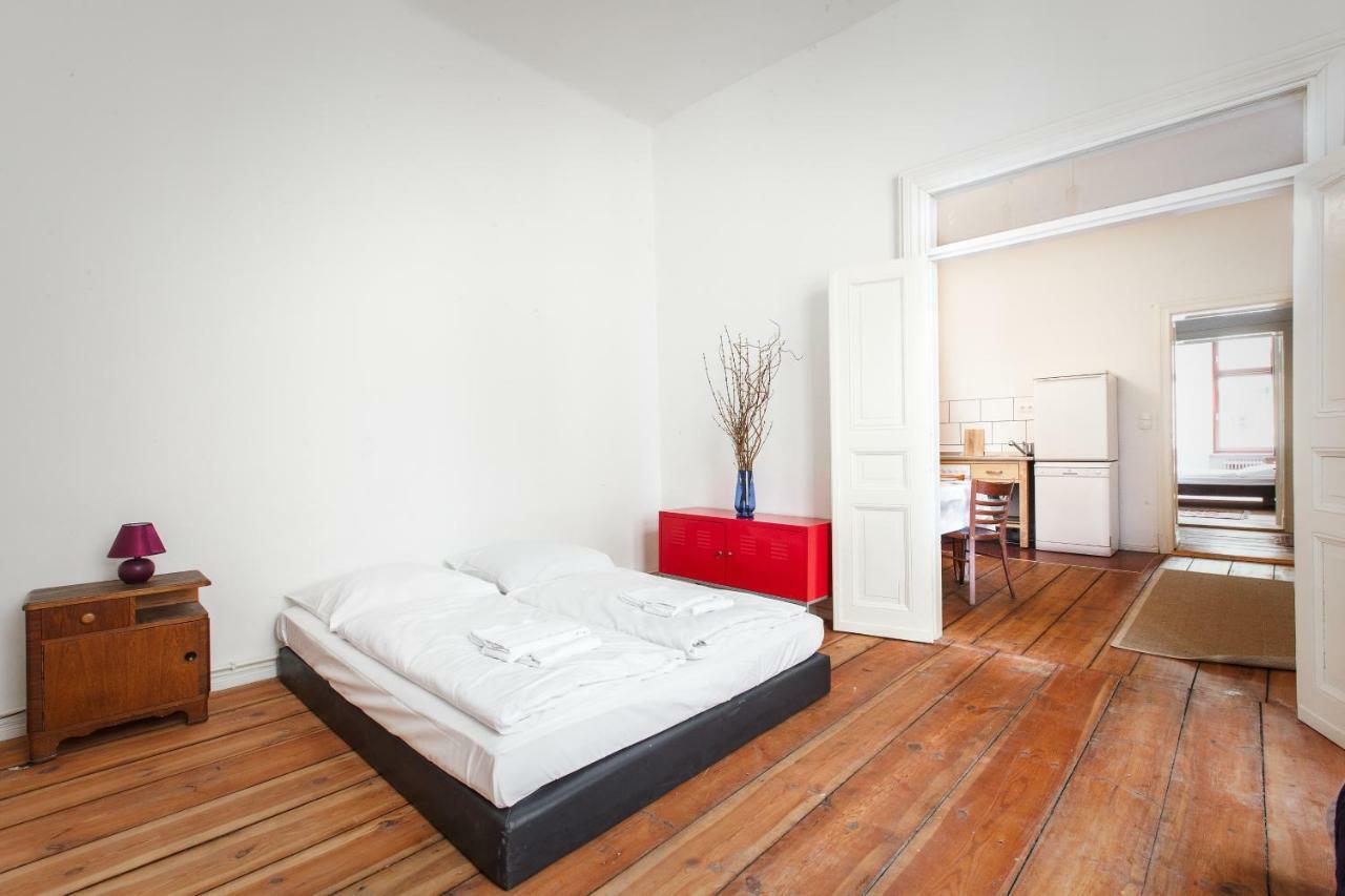 3 Bedroom Apartment Берлин Экстерьер фото